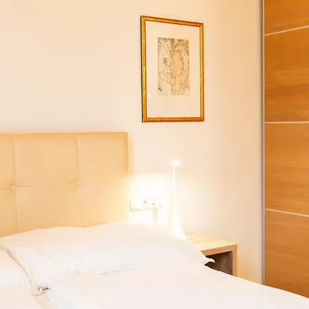 212 St Petersburg, Apartment, 27m2, 1-2 Pers * Klagenfurt am Woerthersee